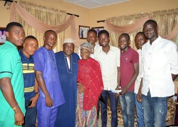 Executives members of FOSSU in a group Photograph with Senator Abdulfatai Buhari after the presentation of the letter