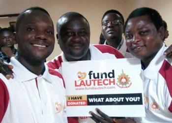 Dr Saheed Ige with some Alumni members at the event