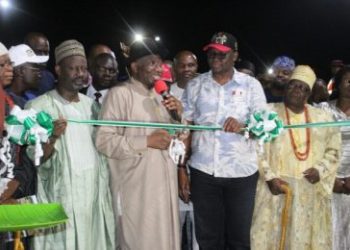 Former President Good luck Ebele Jonathan Flanked by Governor Ayo Fayose and other dignitaries at the official  commissioning of flyover constructed by Ayo Fayose