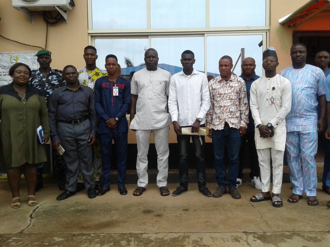 IMG-20190809-WA0013 - National Insight News Representatives of  National Association of Nigerian Students (NANS) oint Campus Committee, Oyo State Chapter With EFCC Zonal Head Mr Friday Ebelo and others  in a group photograph at EFCC office in Ibadan