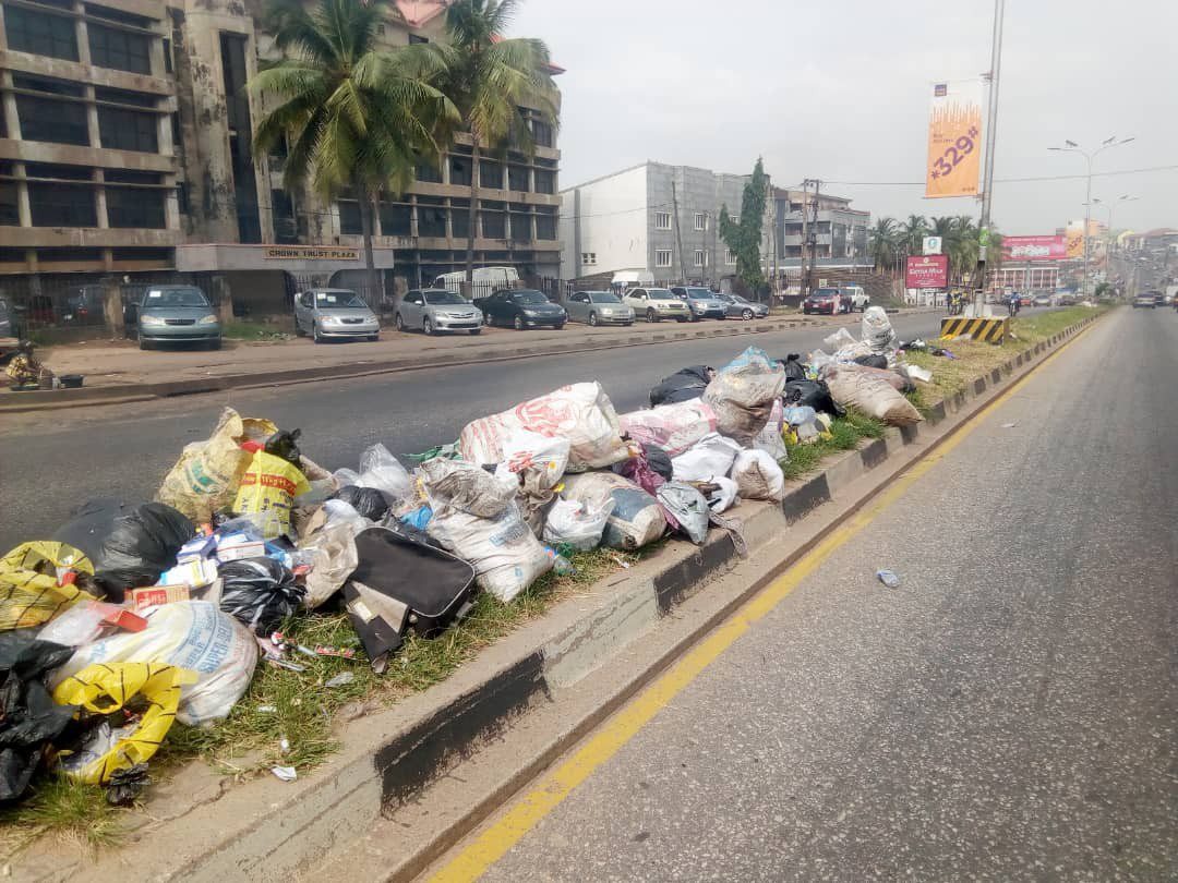 , Engineer Seyi Makinde on Monday declared a State of Emergency on refuse collection and waste management in the state. The Governor, who was speaking at an extraordinary meeting