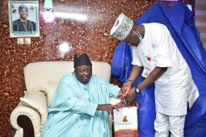 IMG-20200818-WA0011 - National Insight News Hon Ige presenting Souvenirs to  thr Okere of Saki Oba Khalid Olabisi