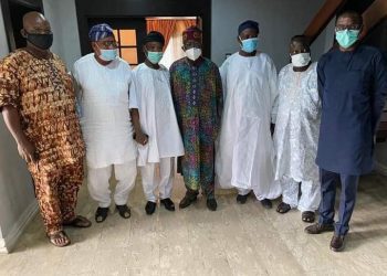 Former Govenor of Oyo State, High Chief Rasheed Ladoja, Commodore Isaac Morakinyo Jolapamo and Mr. Femi Okeowo, on Tuesday, paid a courtesy visit to former Lagos State Governor and national leader of the All Progressives Congress (APC), Asiwaju Bola Tinubu in his Bourdillon, Ikoyi, Lagos residence.