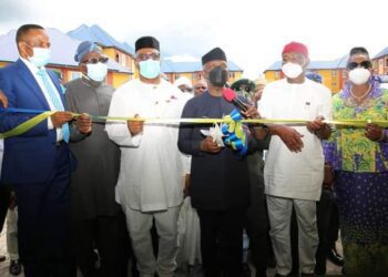 Minister, Niger Delta Affairs Ministry, Senator Godswill Akpabio, today, in Port Harcourt, the Rivers State capital, joined President Muhammadu Buhari, who was represented by Vice President Yemi Osinbajo, Governor Nyesom Wike of Rivers State and other dignitaries at the official commissioning of the Police SPU Quarters, donated by the Niger Delta Development Commission (NDDC).