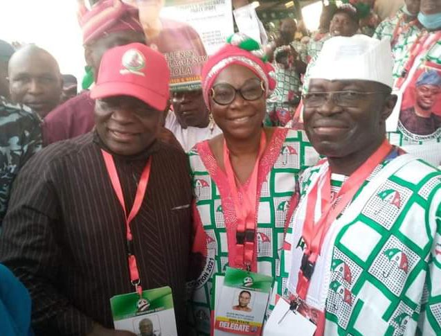 FB_IMG_1635659077240_1 - National Insight News Ex Osun state Gov, Prince Olagunsoye Oyinlola, Alhaja Mutiat Ladoja and Amb Taofeek Arapaja at the convention