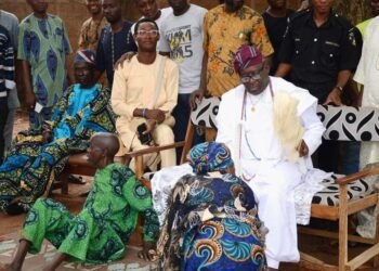 Some residents of Iseyin paying homage to the new king . PIC credit, Daily Insider