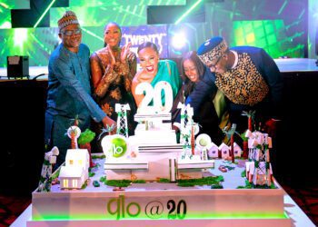 National Commercial Co-ordinator, Yomi Ogunbamowo; Group Executive Director, Sade Michael-Adenuga; Executive Vice Chairman, Mrs Bella Disu; Director of Customer Care, Catherine Bomett, and Chief Retail Sales Officer, David Maji, cutting the anniversary cake.