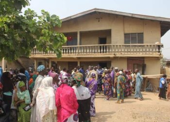 Sympathizers at the house of the victims