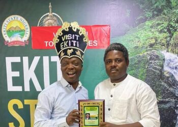 Mr Adeshina Ademola.presentinparaphernalia of induction to Barrister Wale Ojo Lanre