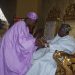 Former president Olusegun Obasanjo  exchanging pleasantries with Soun of Ogbomoso Oba Jimoh Oladuni Oyewumi Ajagungbade111