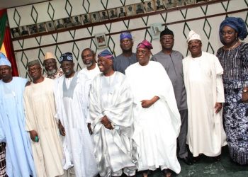 L-R: Ogun State Governor, Senator Ibikunle Amosun; All Progressives Congress Deputy National Chairman (South), Chief Segun Oni; Minister of Communication, Alhaji Adebayo Shittu; APC National Leader, Asiwaju Bola Tinubu; Leader of the House of Representatives, Hon. Femi Gbajabiamila; a former Interim National Chairman of APC, Chief Bisi Akande; Minister of Power. Works and Housing, Mr. Babatunde Fashola; a former Governor of Ogun State, Chief Segun Osoba; a former Governor of Ekiti State, Chief Niyi Adebayo; Oyo State Governor, Senator Abiola Ajimobi; and Minister of Finance, Mrs. Kemi Adeosun,during a meeting of the party's leaders in the South-West, at the Governor's Office, Ibadan... on Thursday. Photo: Oyo State Governor's Office