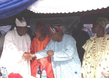 Otunba Gani Adams exchanging pleasantries  with Professor Peter Agbonjimi while High Chief Ayo Adewuyi, Jagun of Oyo and Oba Sikiru Adeniyi Onimia of Imia watches