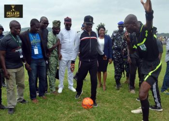Photo captions:  Chief Sina Peller taking kick-off during the opening
ceremony of Peller Unity Cup.