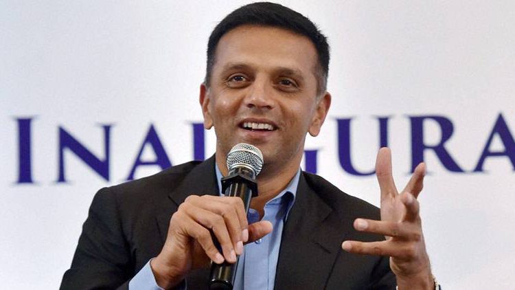 Mumbai: Former Indian cricketer Rahul Dravid addresses during the inauguration of of 'Link Lecture' in Mumbai on Thursday night. PTI Photo by Santosh Hirlekar(PTI12_1_2016_000366B)