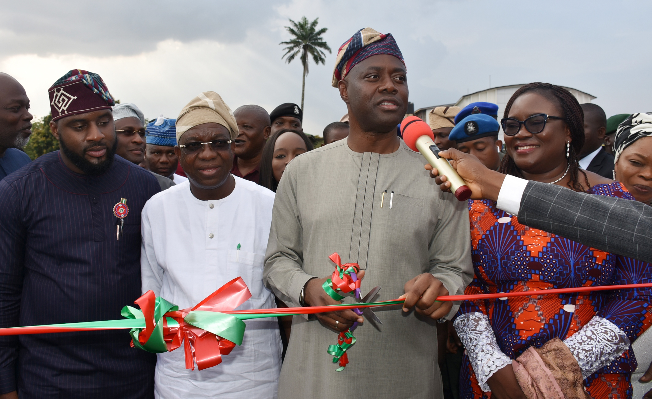 Makinde distributes 100 vehicles for security