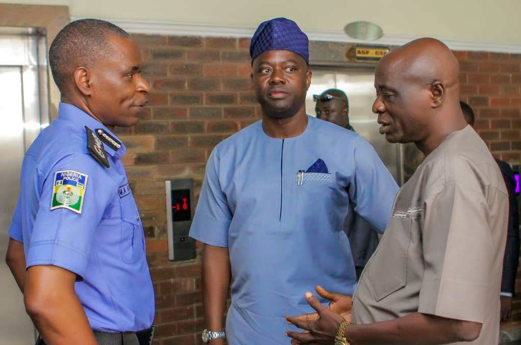 IGP: Oyo State Governor, Engr Seyi Makinde (middle); Inspector General of Police, Muhammed Adamu (left) and Chairman, Oyo State Advisory Council, Senator Hosea Agboola during a courtesy visit to the Inspector General of Police in Abuja. PHOTO: Oyo State Government