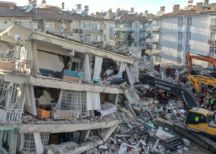 Earthquake hits turkey, greece