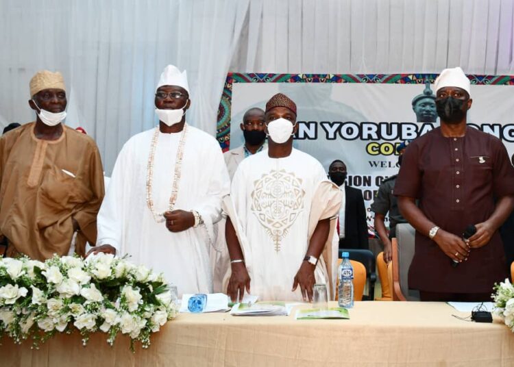 From right, Oyo State Governor, Engr Seyi Makinde; Are Onakankanfo of Yorubaland, Chief Gani Adams and Dr Kunle Olajide of Yoruba Council of Elders during a discussion on Security and Economy of Oduduwa Land held at Mapo Hall, Ibadan. PHOTO: Oyo State Government.