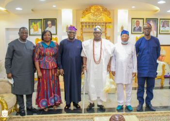 L-R: Mr Yemi Ejidiran, CEO/Managing Director, Wemabod Estate Limited, a subsidiary of OICL, Mrs Folusho Olaniyan, OICL Director, Dr Segun Aina, OFR, OICL Group Chairman, His Royal Majesty, the Oniru of Iruland, Oba Abdulwasiu Omogbolahan Lawal, Dr Tola Kasali, OICL Director and  Mr Olugbolahan Mark- George,  Executive Director, OICL during OICL team visit to the Oniru's Palace.