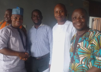 From left: Chairman NUJ Oyo State Council, Mr Ademola Babalola congratulating the Newly elected Chairman, NUJ Correspondent's Chapel Oyo State, Mr. Seye Ojo; Vice Chairman, Mr Jeremiah Oke; and Secretary, Mr Dare Adeogodiran at the Inauguration of the new Executive in Ibadan on Tuesday (26/10/2021)