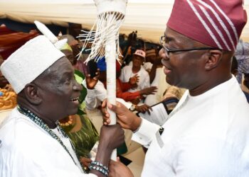 From left, Olubadan of Ibadanland, Oba Mohood Olalekan Balogun; Oyo State Governor, Seyi Makinde and Aare Musulumi of Yourbaland, Alhaji Daud Akinola at the coronation ceremony of  High Chiefs of Ibadanland that represent Olubadan at the eleven Local Government Traditional Councils as Beaded Crown-Wearing Obas by Olubadan, held at Mapo Hall, Ibadan. PHOTO: Oyo Gov's Media Unit