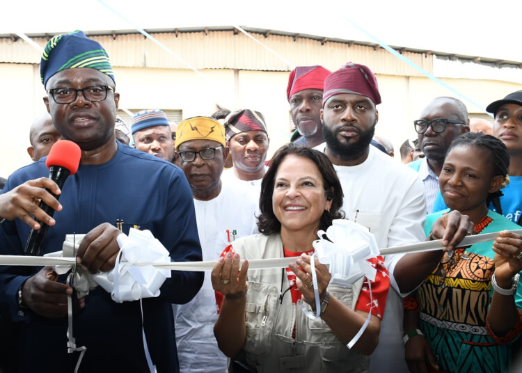 From left; Country Representative UNICEF Nigerian, Ms Cristian Munduate; Oyo State Governor, Seyi Makinde; Wife of former governor of Oyo State, Mrs Mutiat Ladoja and IHS Nigeria Director of Data Governance Management and Compliance, Mr Ayobami Adisa, during the commissioning of Solarized PSA Medical Oxygen Plant and Level 2 Newborn Unit, Jericho Specialist Hospital, Ibadan. PHOTO: Oyo Gov's Media Unit