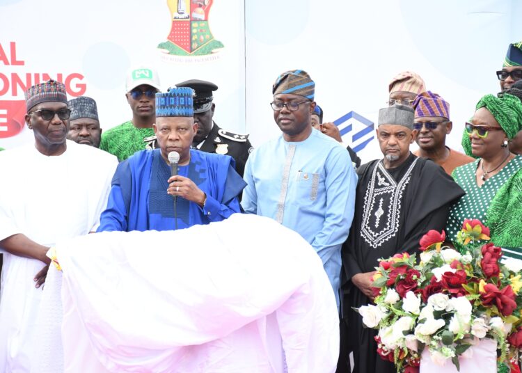 From left, Kwara State Governor, Alhaji Abdulrahman Abdulrazak; Vice President, Federal Republic of Nigeria, Senator Kashim Shettima; Oyo State Governor, Seyi Makinde; PDP Acting National Chairman, Ambassador Iliya Umra Damagum and wife of former governor of Oyo State, Mrs Kemi Alao-Akala, during the commissioning of 76.67km Adebayo Alao-Akala Memorial Expressway, constructed by Oyo State Government. PHOTO: Oyo Gov's Media Unit.