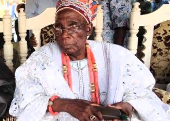 Owa of Idanre  Oba Fredrick Adegunle Aroloye Arubiefin IV