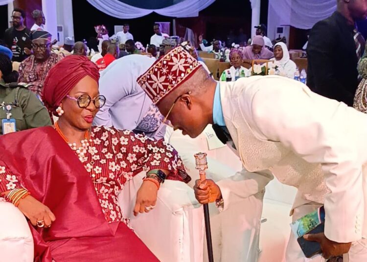 Ojo Lanre having tête-à-tête  discussion with First Lady of Kwara State, Prof. Mrs. Olufolake Abdulrazaq