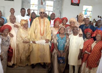 Soun of Ogbomosoland, Oba Ghandi Afolabi Olaoye, Orumogege 111 with the  Adekunle family members during the thanksgiving