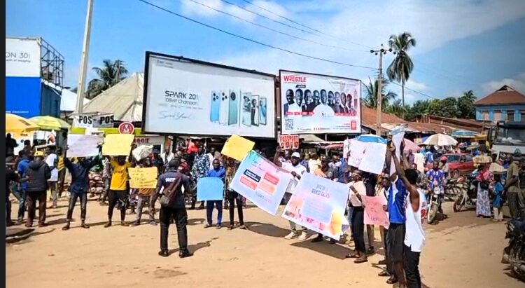 Ogbomoso Residents Protest ,Give FG One-Month Ultimatum Over Deplorable Road Condition