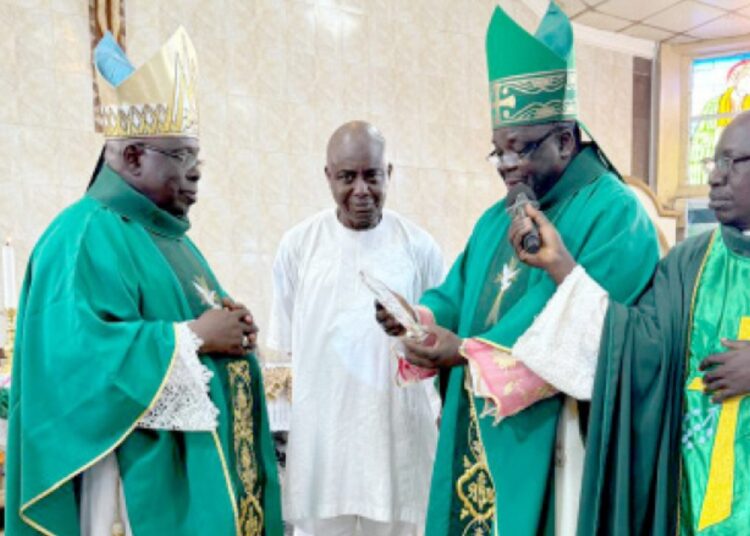 -R: Archbishop Leke Abegurin; Alhaji Ahmed Raji, SAN, and Archbishop Emmanuel Badejo of Ibadan and Oyo Dioceses during the commissioning of 400 capacity hall built in place of an 80-year-old church in Iseyin, Oyo State .