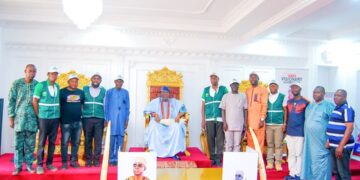 Nigerian Institute of Town planners with His Imperial  Majesty Oba Ghandi Afolabi Olaoye Soun of Ogbomosoland during their courtesy visits to the monarch