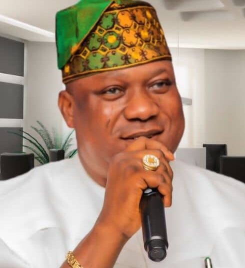 Alhaji Saheed Omogbolahan Adigun, Oba Mobil