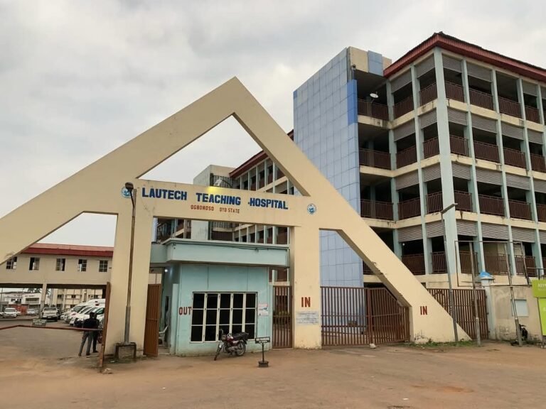 LAUTECH Nurses Suspend Strike After Makinde’s Intervention