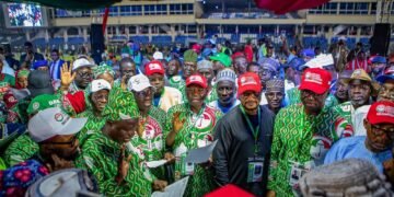 Caption
Members of the newly elected Kabiru Turaki-led National Working Committee (NWC) of the Peoples Democratic Party taking oath of office after their election at the PDP National Convention held in Ibadan. With them are Governor Seyi Makinde of Oyo State, Governor Dauda Lawal of Zamfara State and Governor Bala Mohammed of Bauchi State.