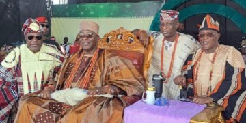 Senator Abdulfatai Buhari, Oba Ghandi Afolabi Olaoye, Asiwaju Sola Adepoju and Sir Olusegun Adekunle , Ashipa of Ogbomosoland land at the grand finale of the carnival