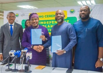L-R: Mr Abdulrahman Yinusa, Group Managing Director, Odu’a Investment Company Limited, Otunba Bimbo Ashiru, Group Chairman; Mr Tola Talabi, founder and Co Chief Executive Officer, Elektron Energy and Mr Ayomide Oladapo, Executive Director, Commercial Development, Elektron, at the Signing Ceremony of the 50MW Independent Power Plant (IPP)JV  between Odu’a Investment Company Limited and Elektron Limited held at the Odu’a liaison Office, Western House, Lagos State today
