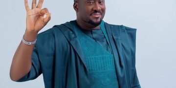Hon Desmond Eliot