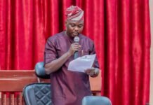 Hon Akintayo Offers Financial Assistance For Community Intervention, Set To Continue ‘Light Up Oluyole Initiative’