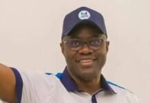 Over 300 Members of APC, Accord, PDP Defect to APM in Orelope, Pledge Support for Makinde